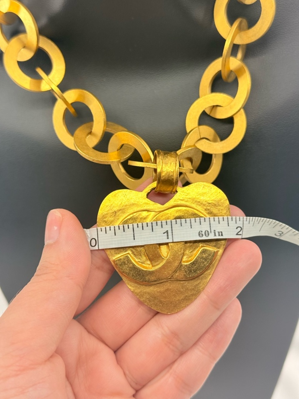 Chanel Vintage Gold CC Heart Chunky Chain Pendant Necklace - Picture 6 of 12